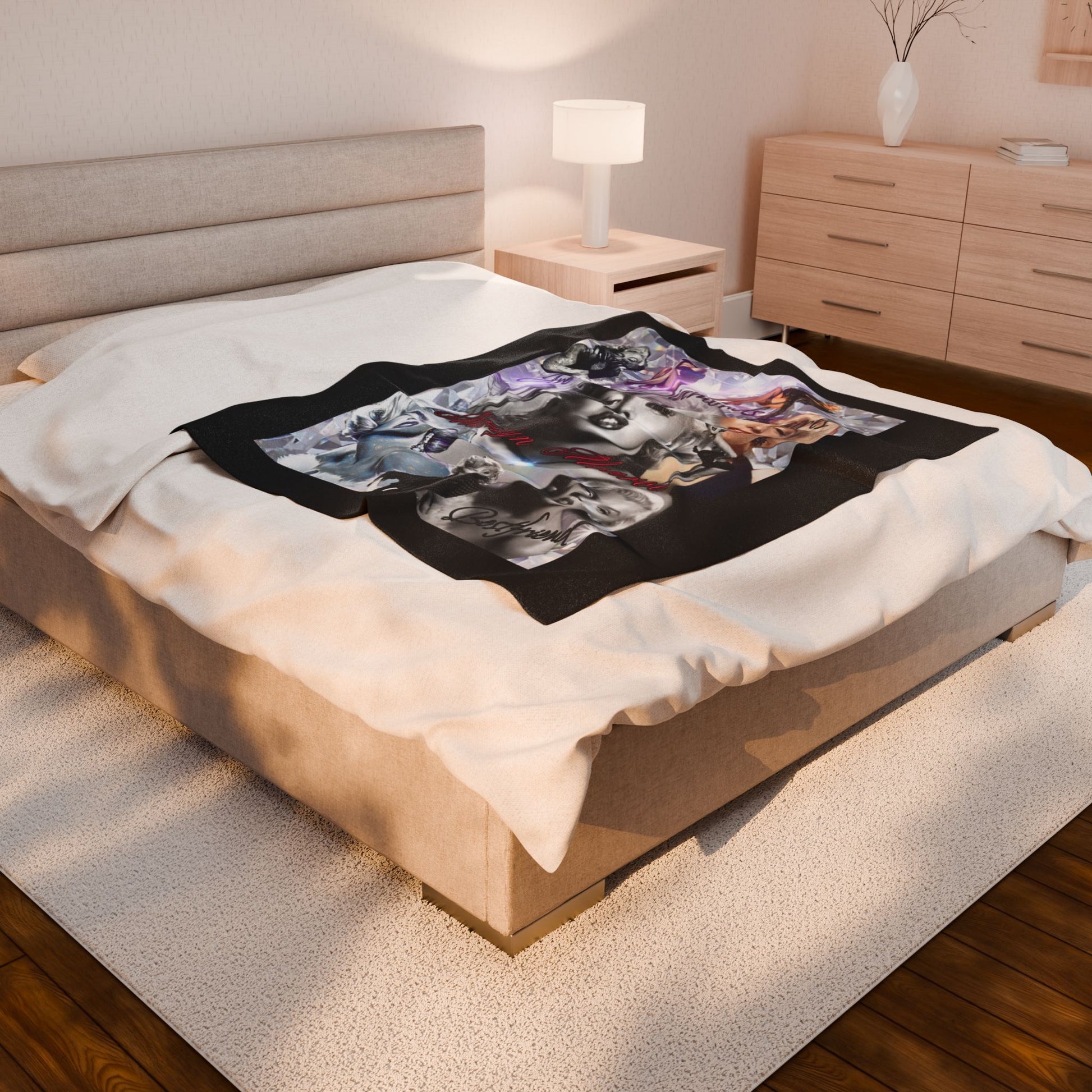 Marilyn Monroe Velveteen Plush Blanket - Cozy Pop Culture Decor for Best Friends - JW Store